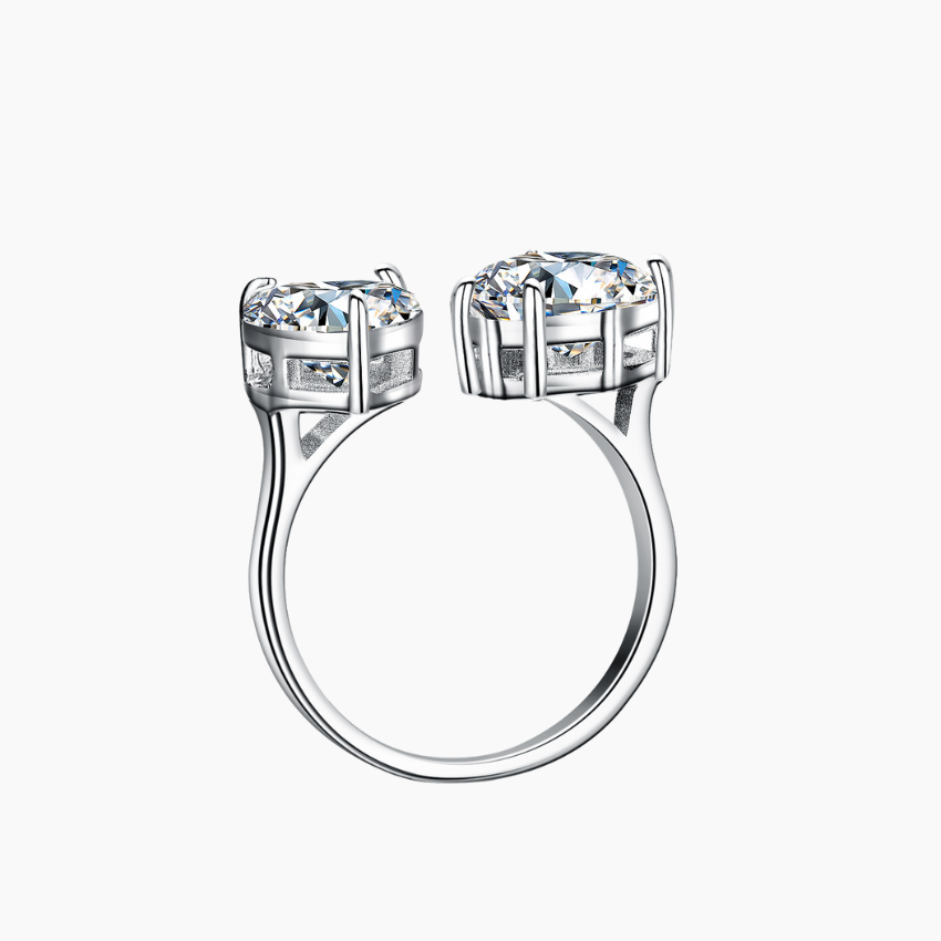 Heart-teardrop Moissanite ring