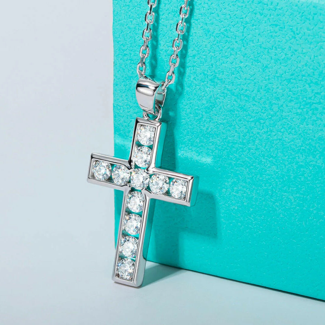 Abigail Unisex Cross Moissanite Necklace