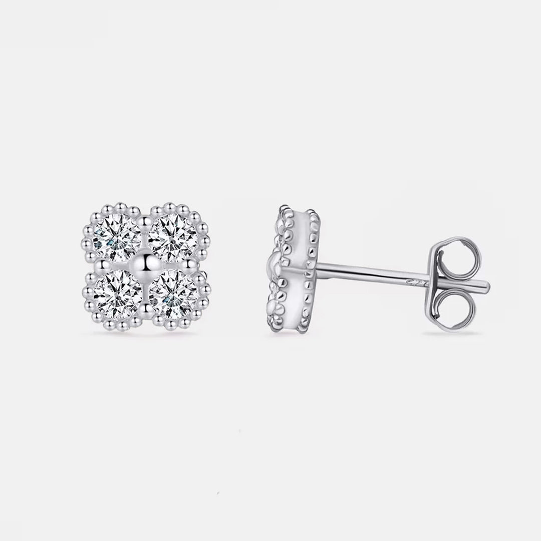 Yuna 4-Leaf Clover Round-Edge Moissanite Stud Earring