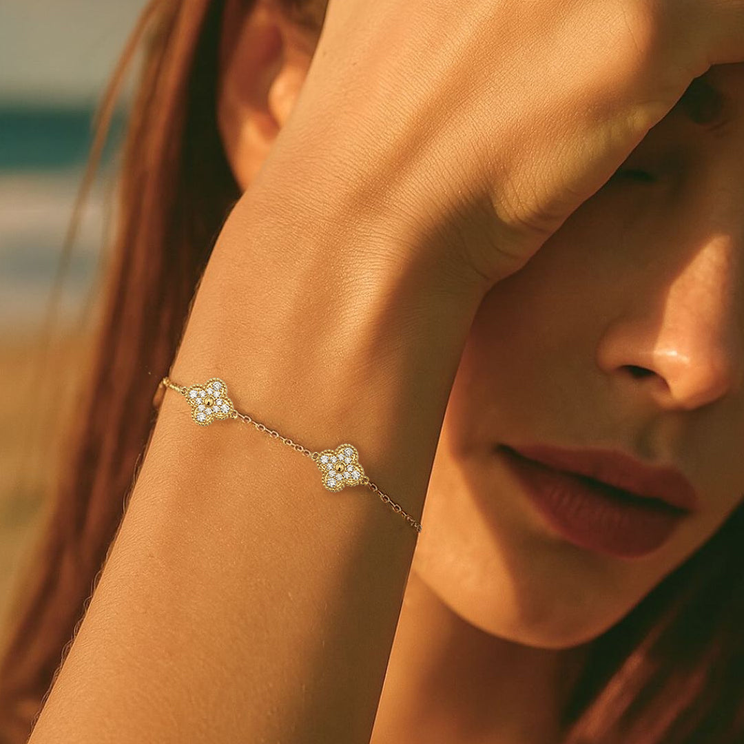 Yuna 5 Motif Clover Moissanite Bracelet