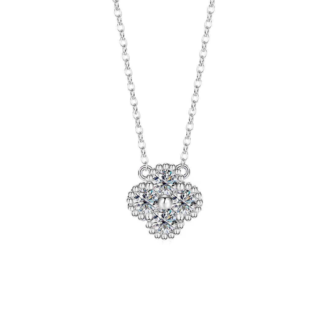 Yuna 4-Leaf Clover Round-edge Moissanite Necklace