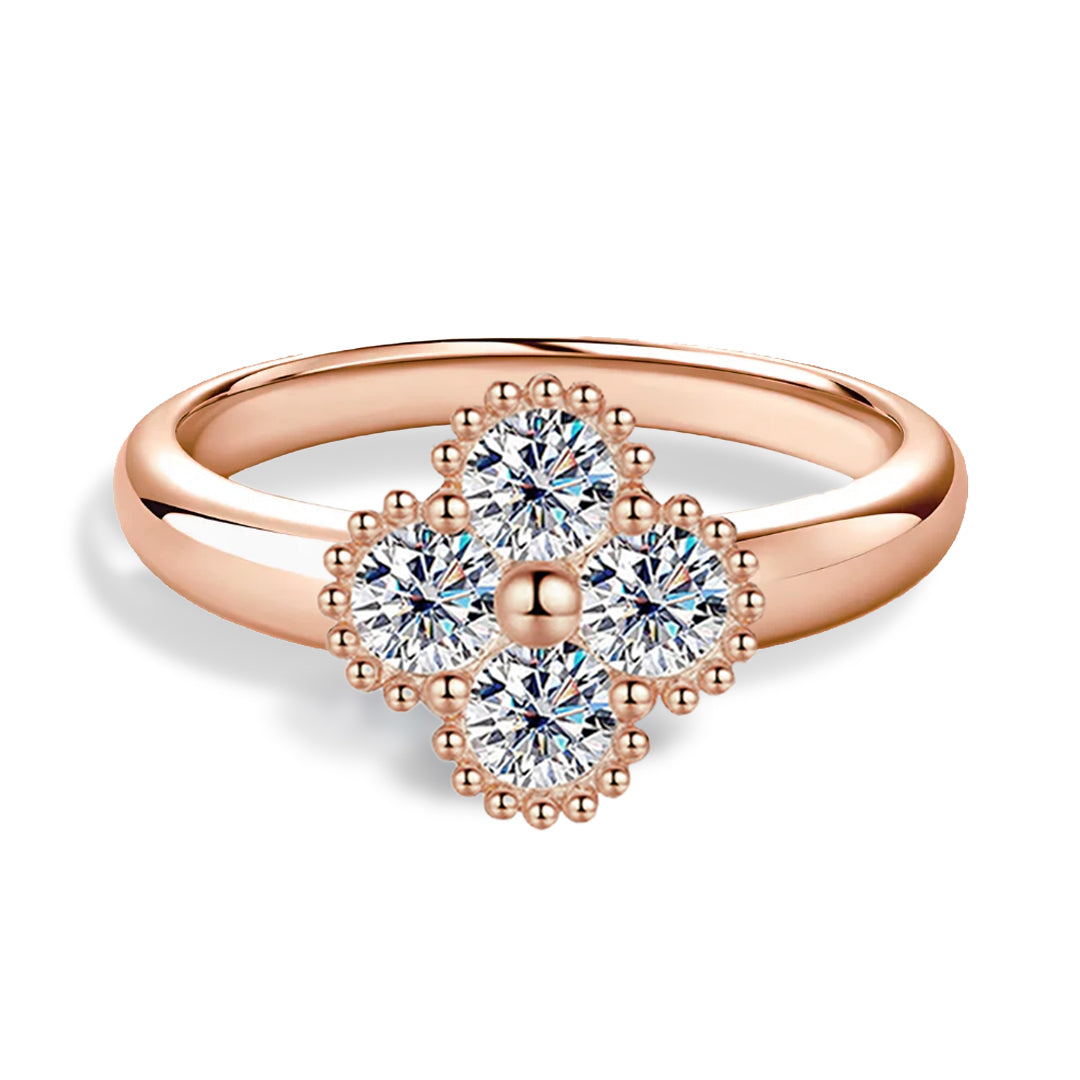 Yuna 4-Leaf Clover Round-Edge Moissanite Ring