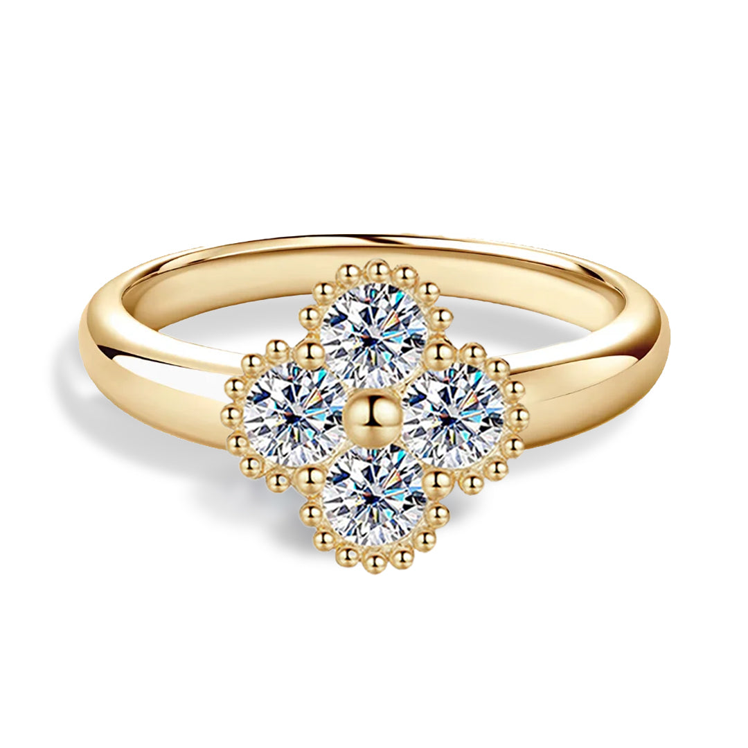 Yuna 4-Leaf Clover Round-Edge Moissanite Ring