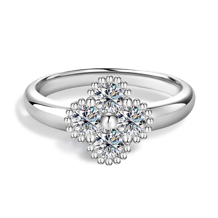 Yuna 4-Leaf Clover Round-Edge Moissanite Ring