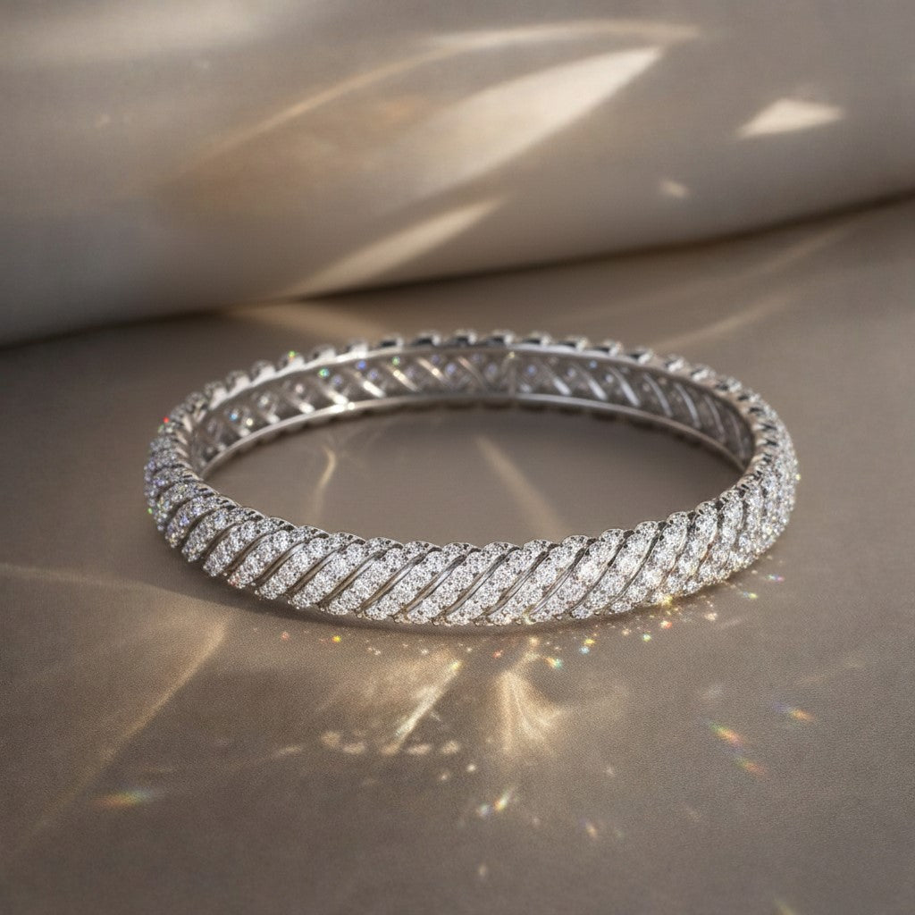 Lumière Twist Moissanite Bracelet