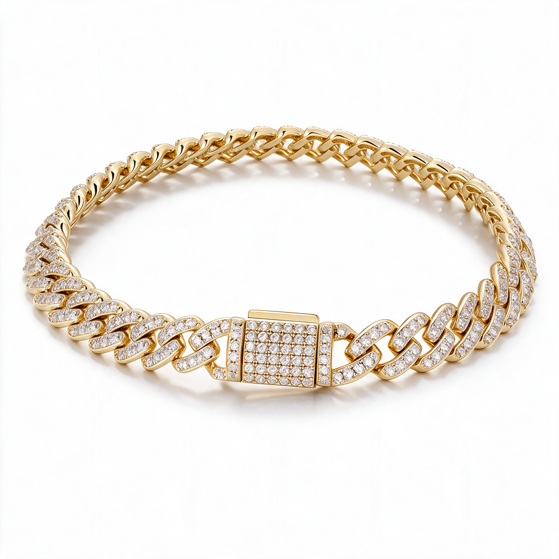 Catena Bold Cuban Link Moissanite Bracelet macro pave stone detail