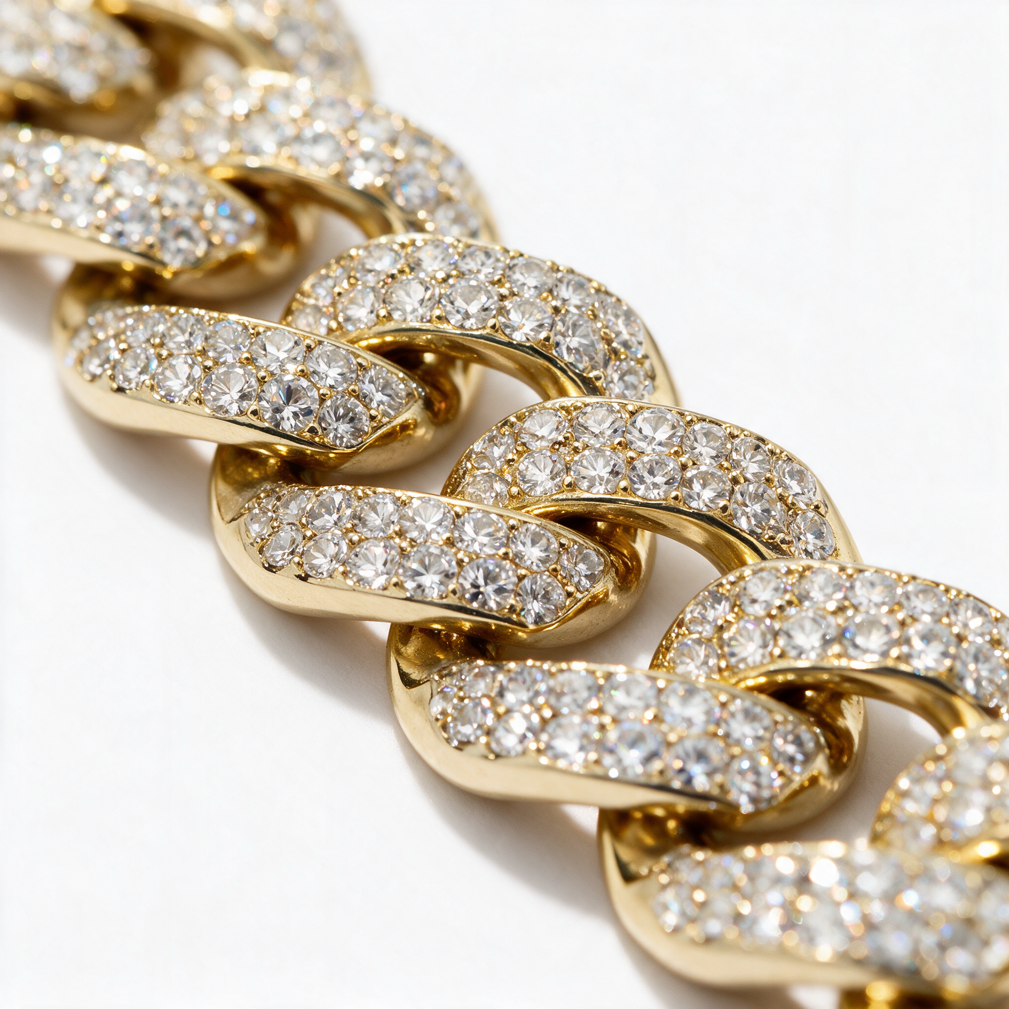 Catena Grande Iced Moissanite Cuban Chain