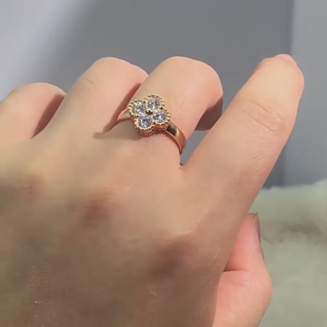 Yuna 4-Leaf Clover Round-Edge Moissanite Ring