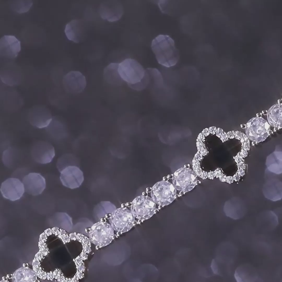 Yuna Black Agate Onyx 4-Leaf Clover Moissanite Bracelet