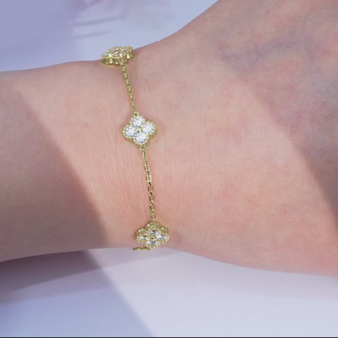 Yuna 5 Motif Clover Moissanite Bracelet