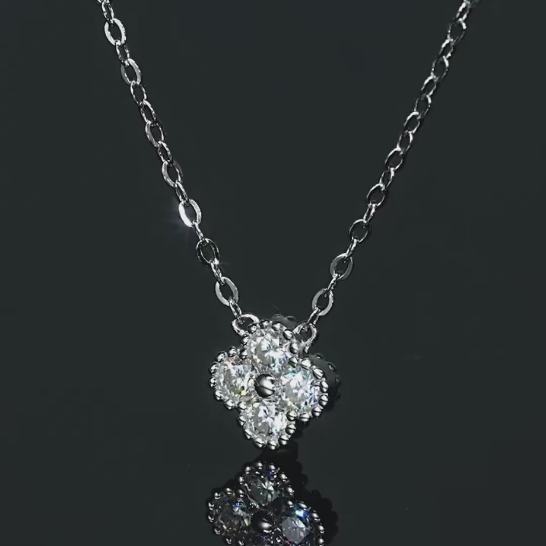 Yuna 4-Leaf Clover Round-edge Moissanite Necklace