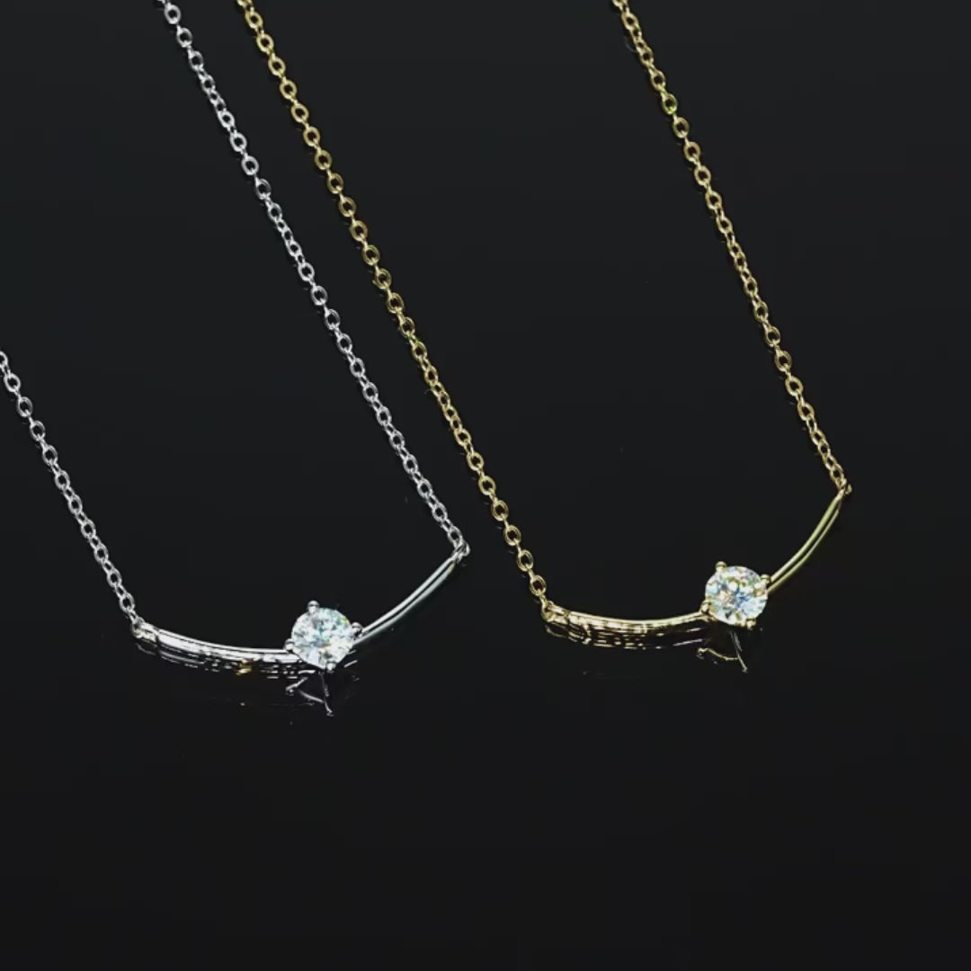 Curva Solitaire Round-cut Moissanite Necklace